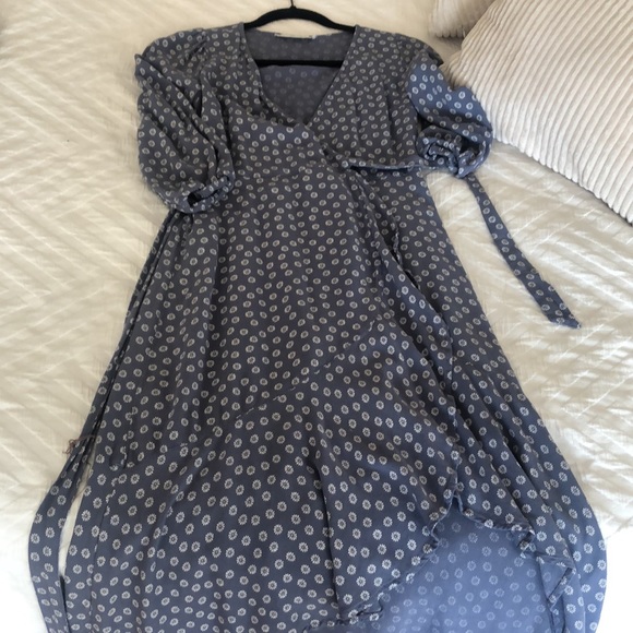 Cute wrap dress from A&F, size XS - Picture 3 of 3